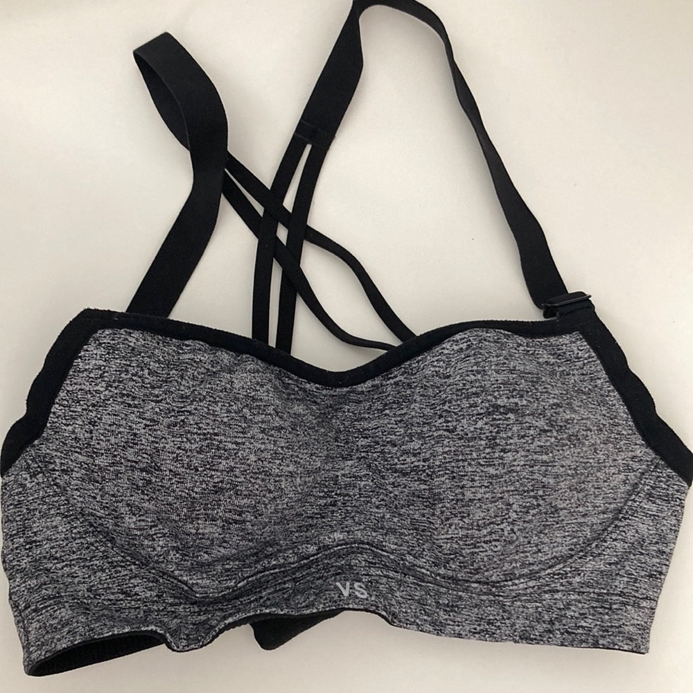 Victoria’s Secret Underwire Sports Bra in Heather Gray 32B